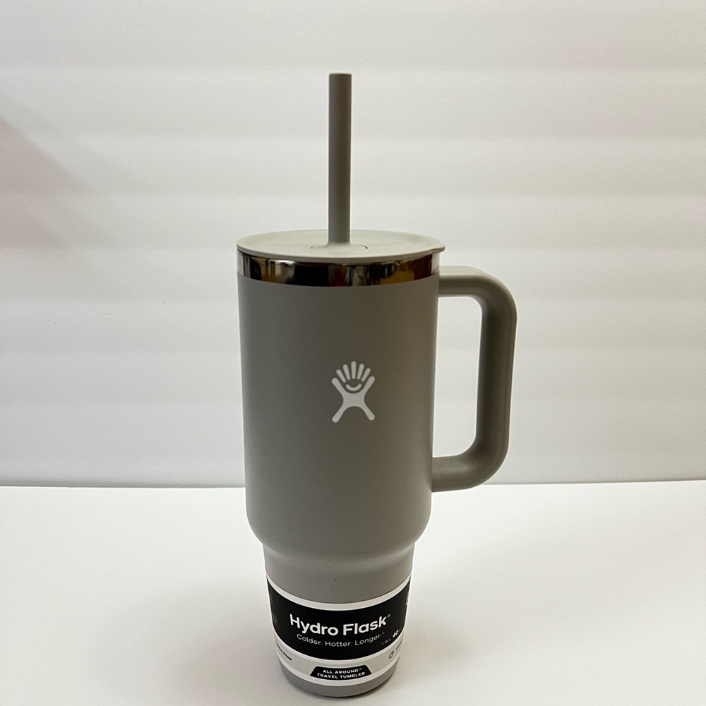 Hydro Flask Gray Tumbler with Straw